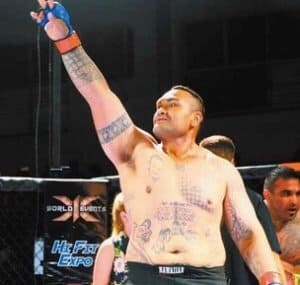 Lolohea entertains his maui fan base