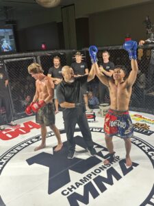 Chris Gonzalez defeated Arlo Eckardt